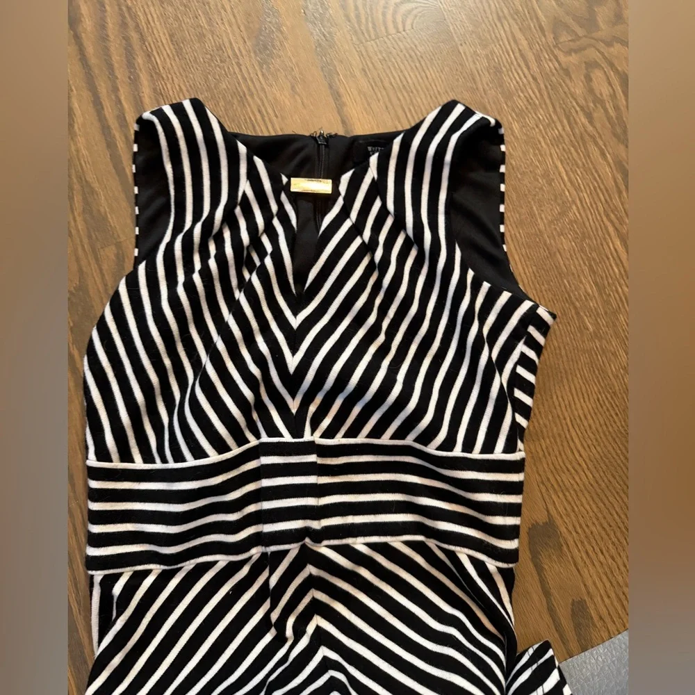 White House Black Market Black and White Chevron Dress - Picture 4 of 5